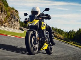 26YM CB750 Hornet EClutch Red NHB01 Graphite Black aws 09