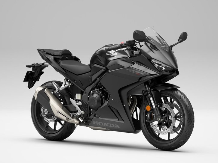 Väri: Mat Gunpowder Black Metallic