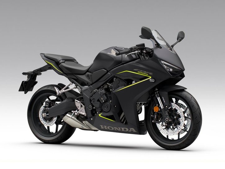 Väri: Mat Gunpowder Black Metallic