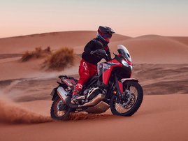 26YM 01 CRF1100L L1 DCT R-380 GrandPrixRed aws 008