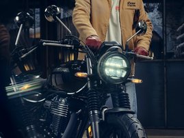 25YM 01 GB350S Studio Gunmetal Black Metallic NHC52 aws 010