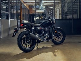 25YM 01 GB350S Studio Gunmetal Black Metallic NHC52 aws 014