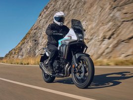 26YM 01 NX500 EClutch NHB61P PearlHorizonWhite aws 12