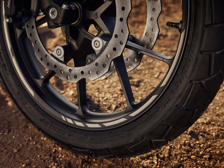 Väri: Graphite Black