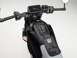 26YM Honda WN7 Graphite Black 012