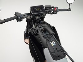 26YM Honda WN7 Graphite Black 014