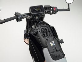 26YM Honda WN7 Graphite Black 015