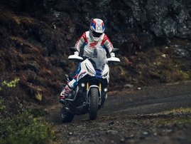 26YM XADV SE NHB54P MAT PEARL GLARE WHITE aws 08