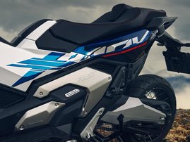 26YM XADV SE NHB54P MAT PEARL GLARE WHITE aws 19