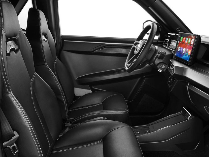 Väri: Intense Black