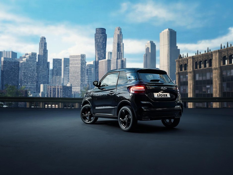 YM25 001 202407 Ligier Europe JS50 Elite Intense Black Virtual 3-4 Rear