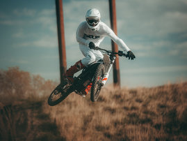 2026 Zero XB sahkomopo Action-011